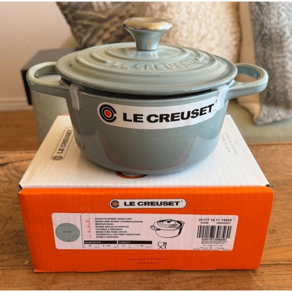 Le Creuset Signature Round Casserole Dutch Oven 1.5 qt 6.33 in Sea Salt NEW